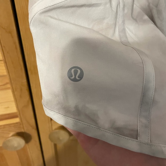 NWOT Lululemon Diamond Dye Tracker Shorts Size 2 - Picture 10 of 12